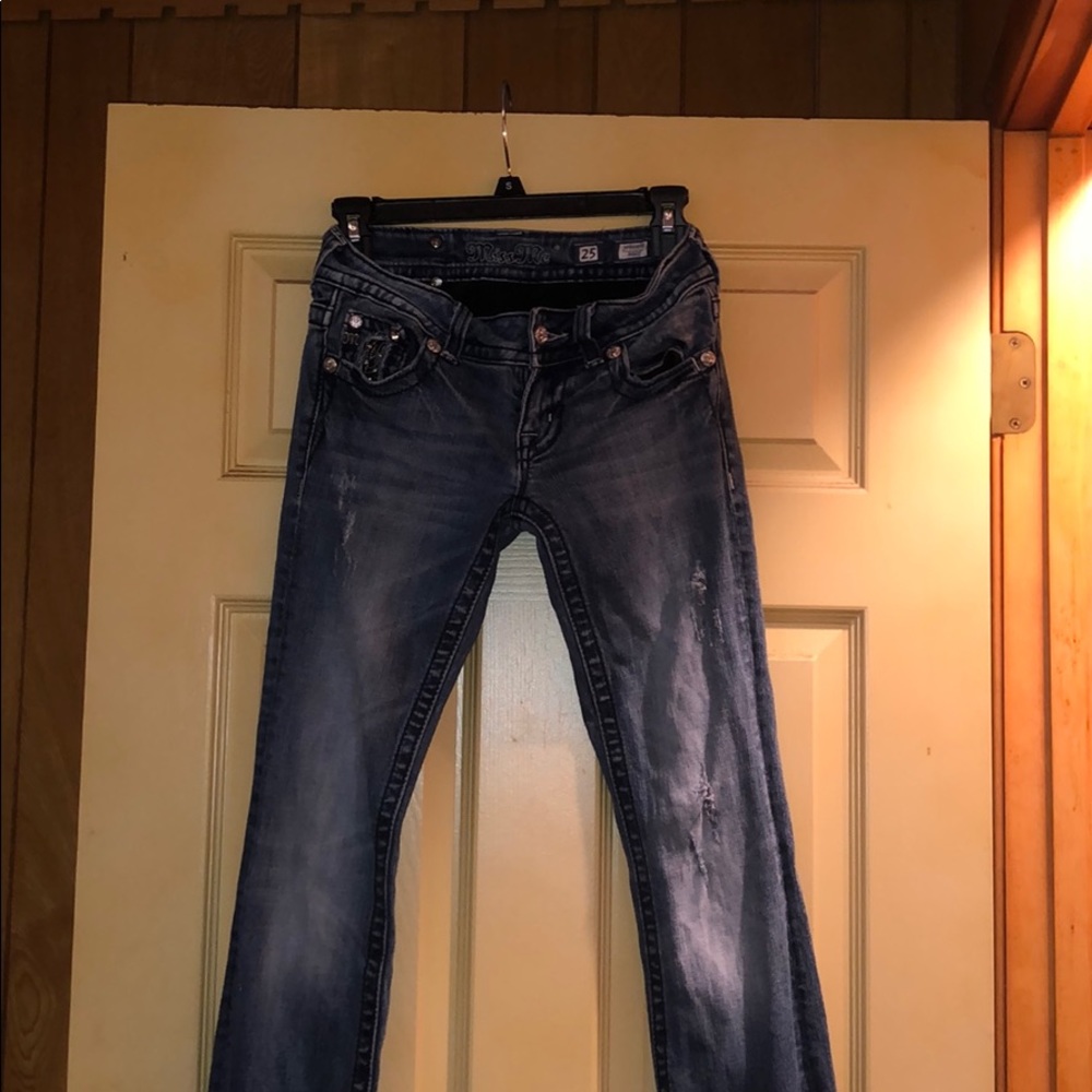 Super cute bedazzled jeans that are super comfy